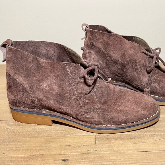 Hush Puppies women’s Cyra Cantelyn chukka boot. Brown suede. Like new Size US 8 - Picture 4 of 6